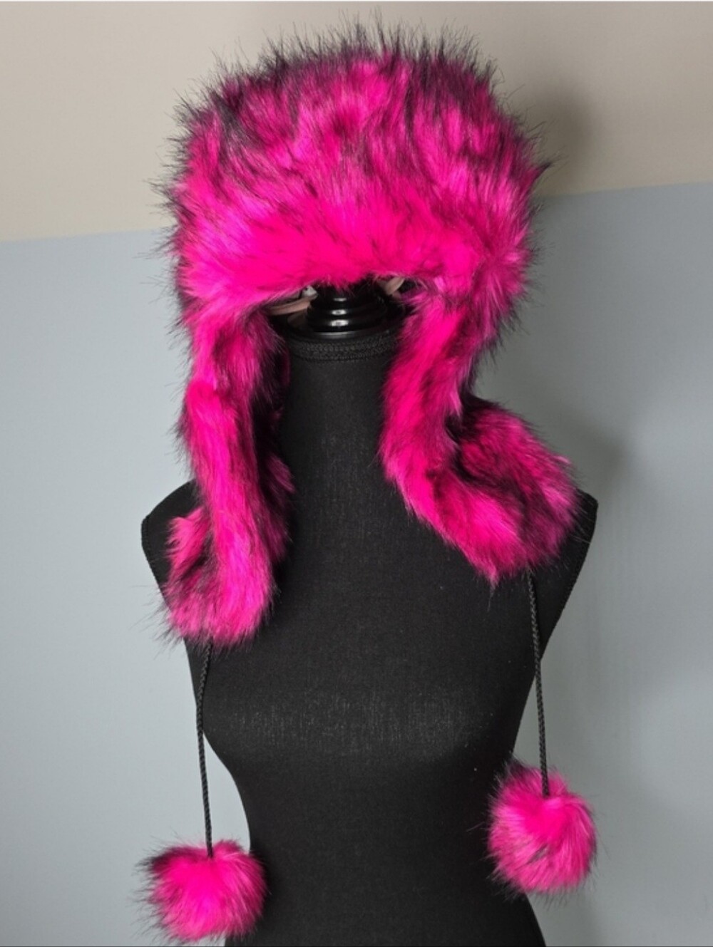 NWT Juicy Couture Hot Pink Faux Fur Trapper Hat with Pom Pom Tassels